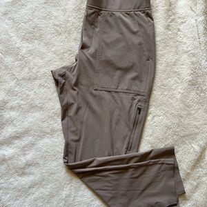 Athleta BROOkLIN MID RISE ANKLE UTILITY CARGO PANT PYRTE BROWN